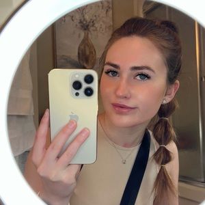 Meet your Posher, Hayley